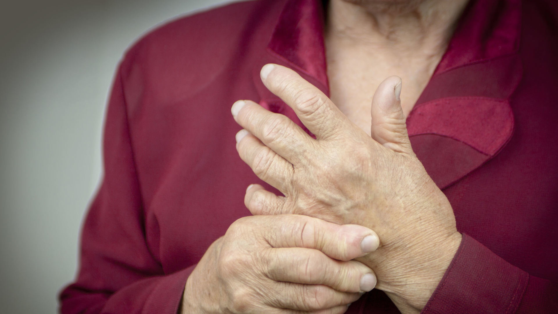 artritas mažų bendrų jungčių skausmas tepalas pečių palaikimo