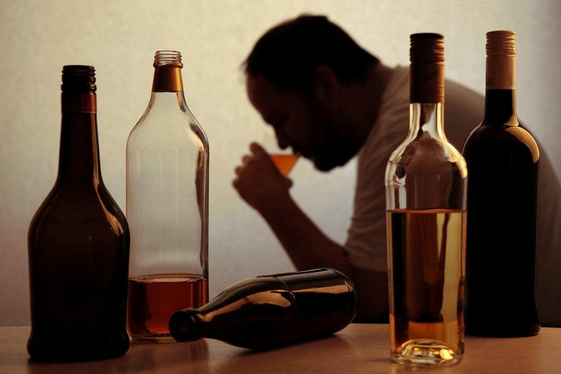 alkoholizmas kaip sąnarių ligomis priežastis