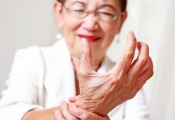 gydymas artrozės bendros šepečiu ką artritas pirštai atrodo